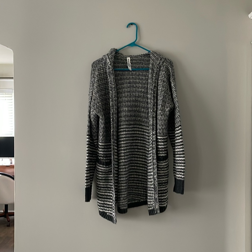 Thick hooded cardigan